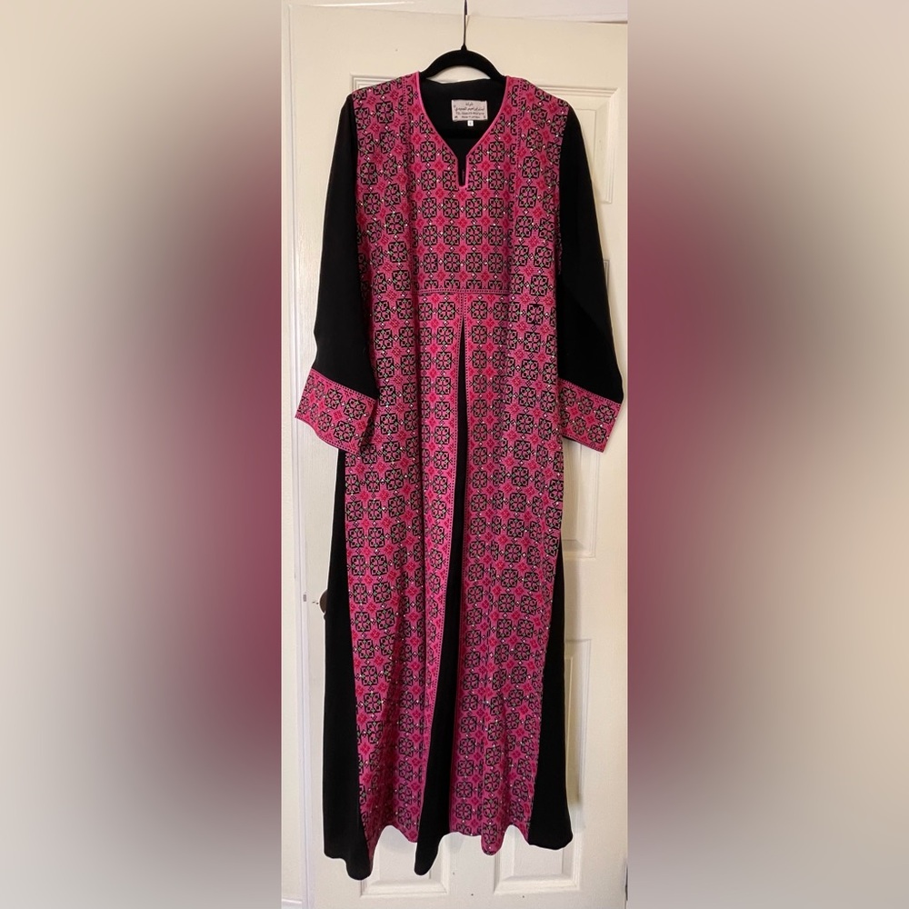 Thobe, size 4